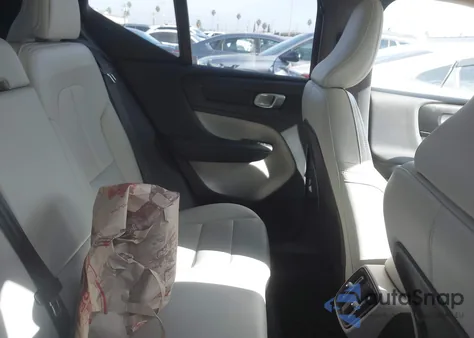 2019 Volvo Xc40 T5 Momentum from USA, damaged, VIN YV4162UK4K2148599